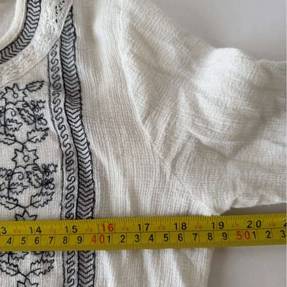 Alice + Olivia Cream and Black Floral Embroidered Blouse - Picture 7 of 9